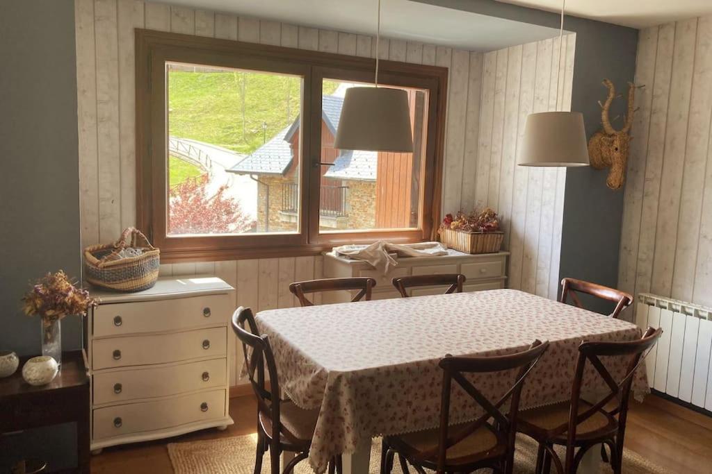 Elegante Apartamento En Escarrilla Con Vistas Al Valle Zewnętrze zdjęcie