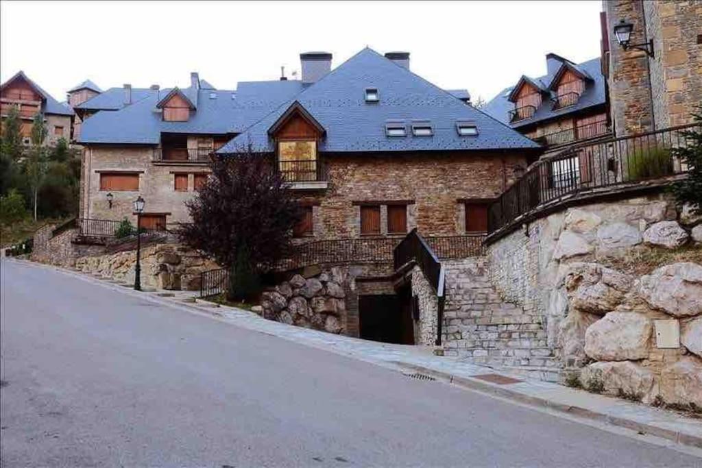 Elegante Apartamento En Escarrilla Con Vistas Al Valle Zewnętrze zdjęcie