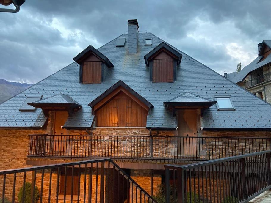 Elegante Apartamento En Escarrilla Con Vistas Al Valle Zewnętrze zdjęcie